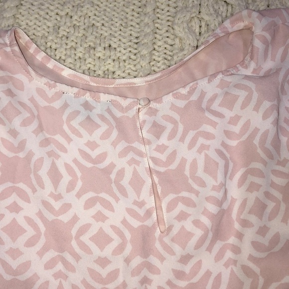 The Limited size small pink floral top - Picture 7 of 7